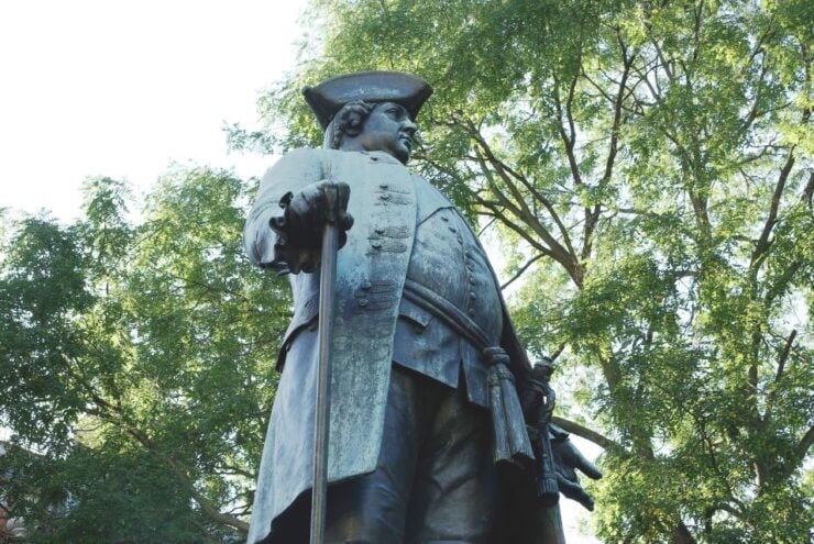 Berlin: Old Neukölln Private Walking Tour - Experience Neuköllns Village Atmosphere