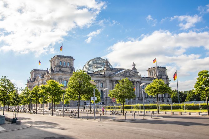 Berlin Photo Tour With a Local - Pricing and Booking