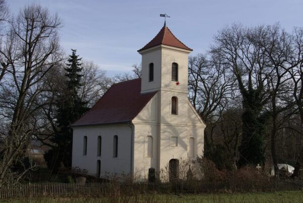 Berlin & Potsdam: 5-Hour Tour Swiss Traces by VW-Bus - Accessibility Features
