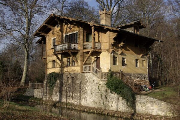 Berlin & Potsdam: 5-Hour Tour Swiss Traces by VW-Bus - Frequently Asked Questions