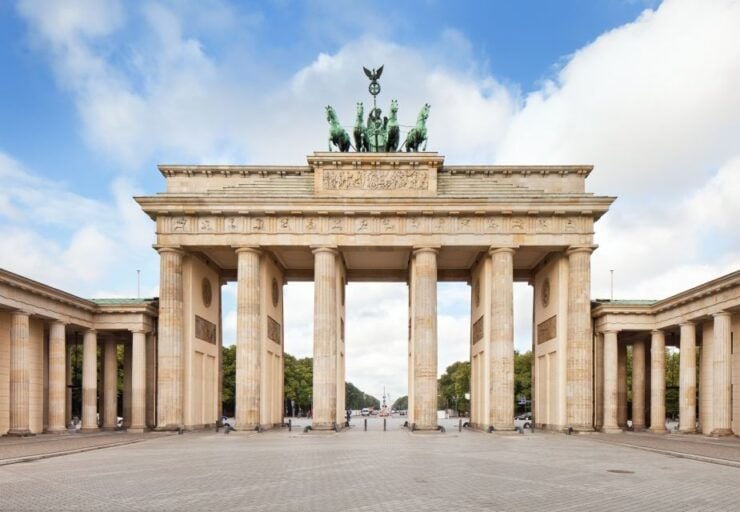 Berlin: Private 2-Hour Sightseeing Tour in Classic GDR Van - Tour Details