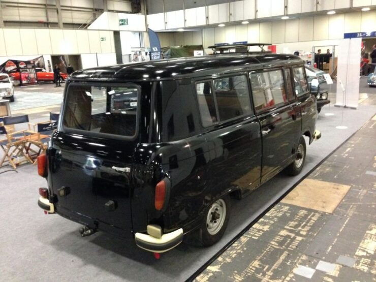 Berlin: Private 2-Hour Sightseeing Tour in Classic GDR Van - Free Cancellation and Flexible Payment