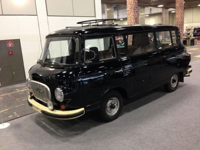 Berlin: Private 2-Hour Sightseeing Tour in Classic GDR Van - Skip the Ticket Line and Save Time