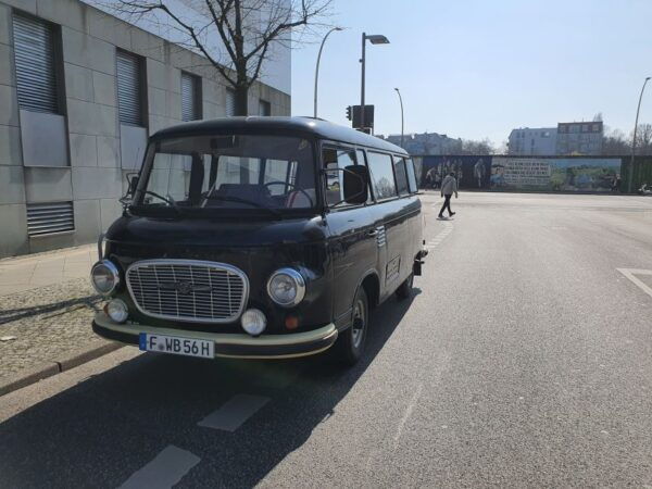 Berlin: Private 2-Hour Sightseeing Tour in Classic GDR Van - Private Group Tour Option