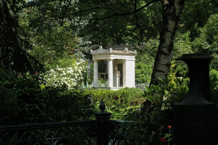 Berlin: Private 2-Hour Tour of Dorotheenstadt Cemetery - Activity Details