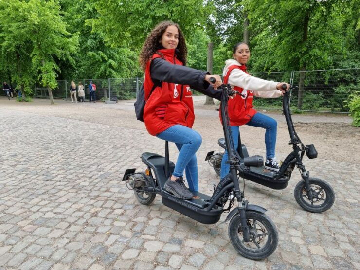 Berlin: Private E-Scooter Highlights Tour - Experience the Citys History: Journey Through East and West Berlin