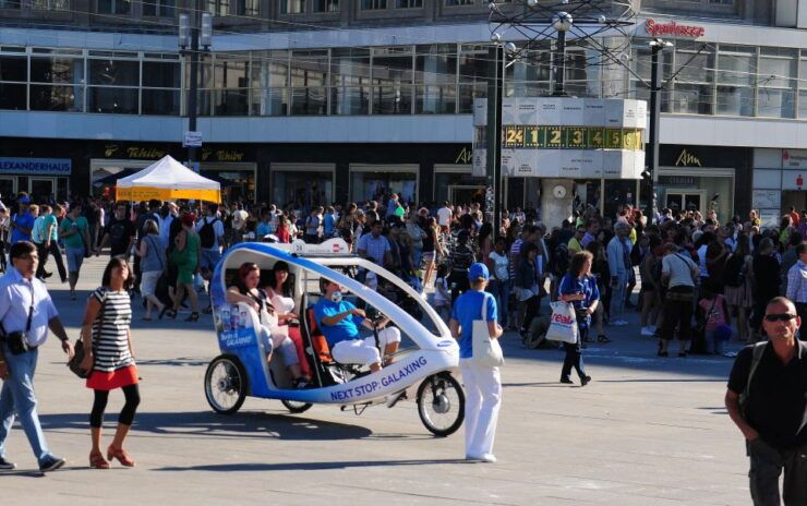 Berlin: Private Guided E-Rickshaw Tour - Booking Details and Cancellation Policy