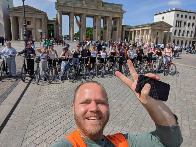 Berlin: Private Highlights Guided Bike Tour in Danish - Key Attractions