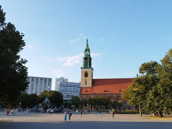 Berlin: Private Minivan Transfer With Driver and Guide - Multilingual Tour Options
