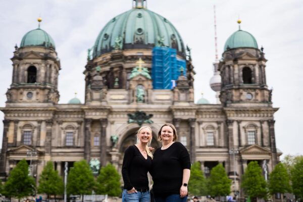 Berlin: Private Photo Session With Professional Photographer - Session Features and Benefits