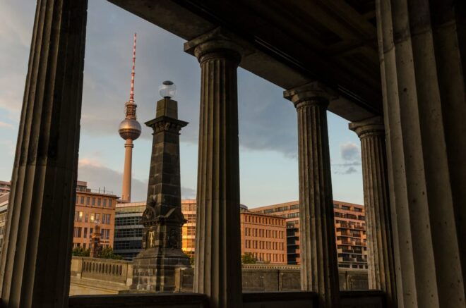 Berlin Private Photo Tour With a Professional Photographer - Participant Information