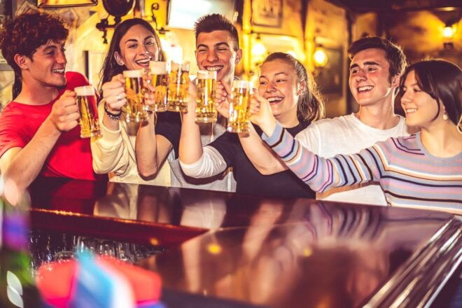 Berlin: Private Pub Crawl Tour - Full Description