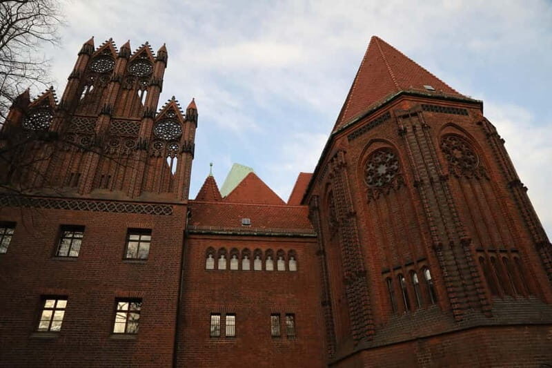 Berlin: Private Sightseeing Tour in an E-Rickshaw - Why Choose a Private E-Rickshaw Tour in Berlin?