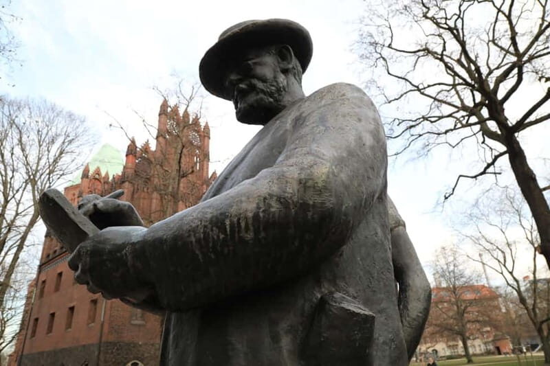 Berlin: Private Sightseeing Tour in an E-Rickshaw - Pricing and Value