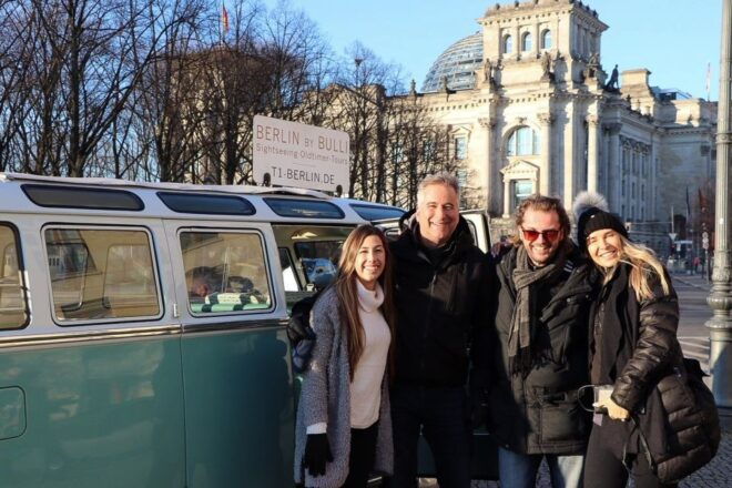 Berlin: Private Sightseeing Tour in Iconic Oldtimer VW Bus - Ratings and Reviews