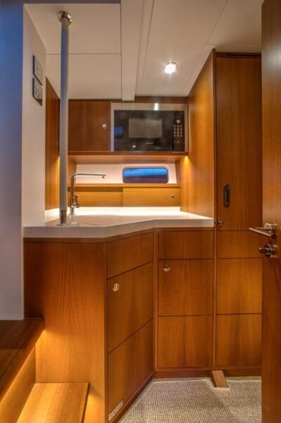 Berlin: Private Sightseeing Tour on Luxurious Electric Boat - Booking Process