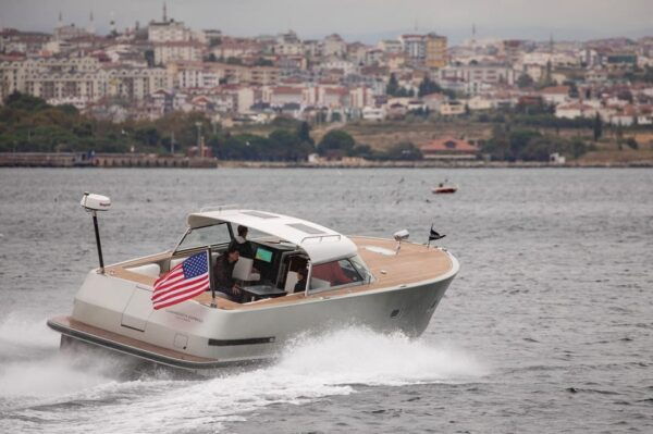 Berlin: Private Sightseeing Tour on Luxurious Electric Boat - Cancellation Policy