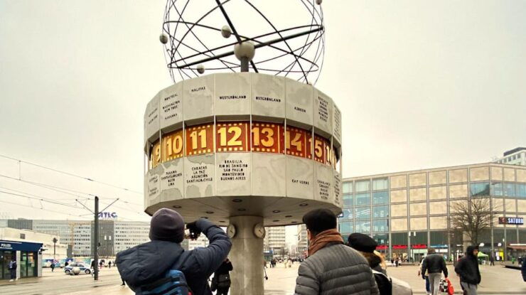 Berlin: Private Treasure Hunt & Tour With Food Stops - Key Points