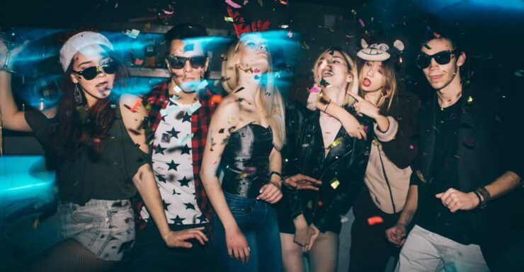 Berlin: Pub Crawl + Bar Tour With Free Shots and Club Access - Itinerary Details