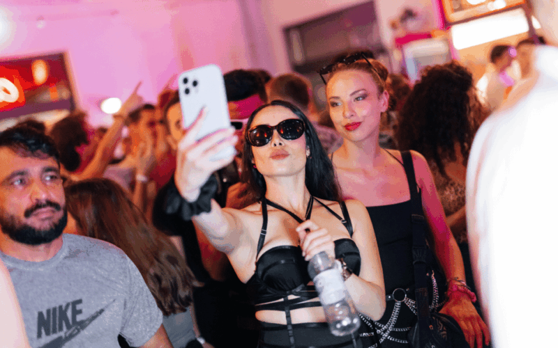 Berlin: Pub Crawl with Shots and VIP Club Entry - Good To Know