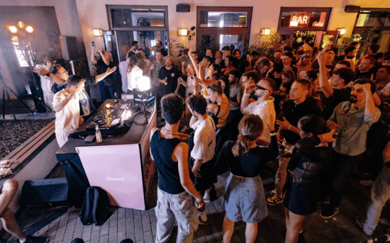 Berlin: Pub Crawl with Shots and VIP Club Entry - The Value of This Tour