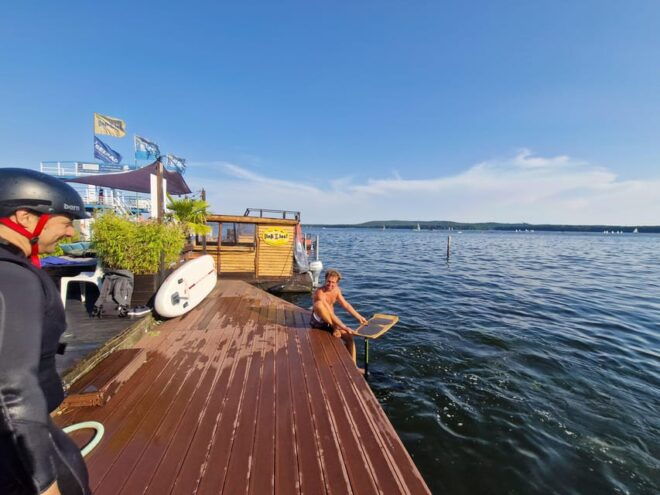 Berlin: Pumpfoil Course - Fly Over the Water Under Your Own Power - Equipment Provided