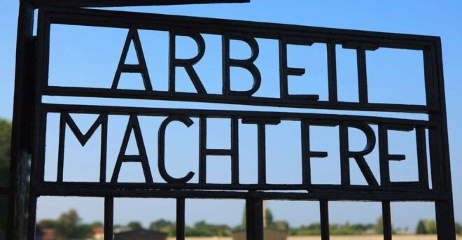 Berlin: Recorrido De 6 Horas Por El Memorial De Sachsenhausen En Español. - Inclusiones Del Tour