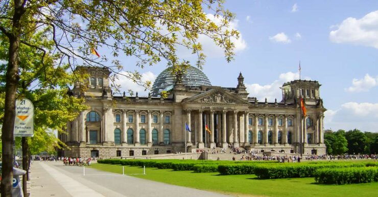 Berlin: Reichstag, Plenary Chamber, Cupola & Government Tour - Berlin Government District Tour