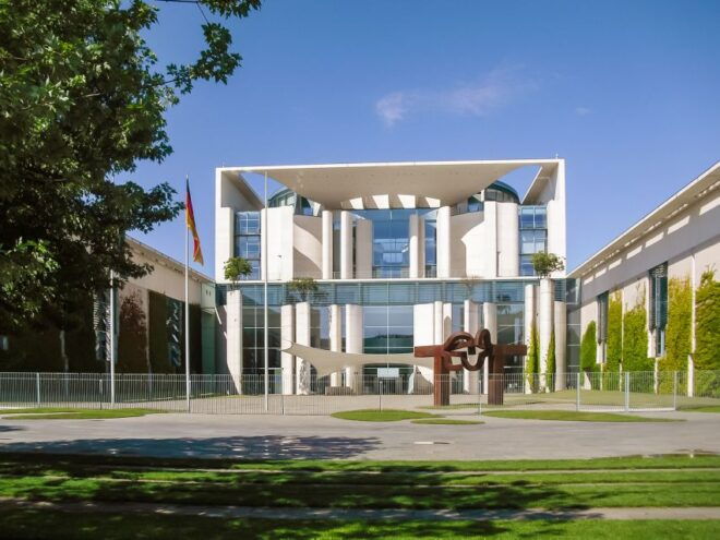 Berlin: Reichstag, Plenary Chamber, Cupola & Government Tour - Informative Lecture in the Plenary Chamber
