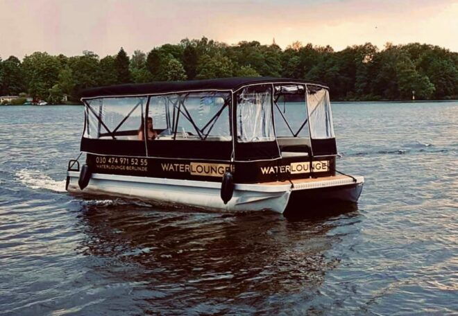 Berlin: Renat a Pontoon Boat and Explore Berlins Waterways - Exploring Berlins Landmarks