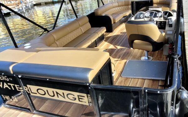 Berlin: Rent a License-Free Boat for up to 12 PAX - Meeting Point and Requirements