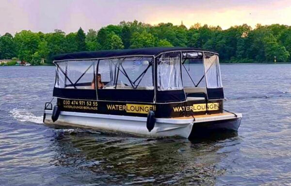 Berlin: Rent a License-Free Boat for up to 12 PAX - Meeting Point and Requirements