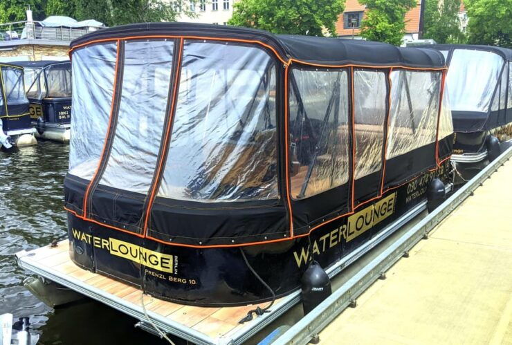 Berlin: Rent a License-Free Boat for up to 8 PAX - Features of the Pontoon Boat