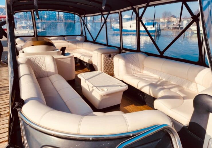 Berlin: Rent a License-free Boat - Boat Features and Comfort