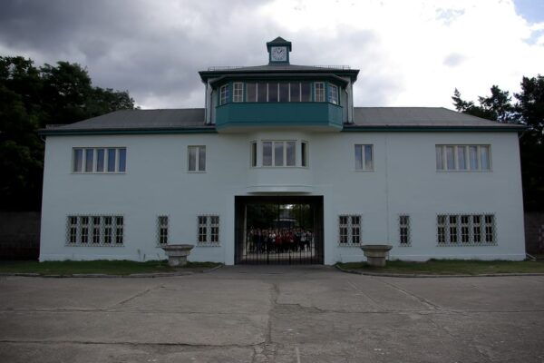 Berlin & Sachsenhausen: 5-Hour Tour Third Reich by VW-Bus - Historical Significance