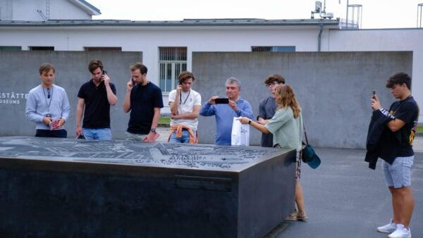 Berlin: Sachsenhausen Concentration Camp Museum Tour - Transportation to Sachsenhausen