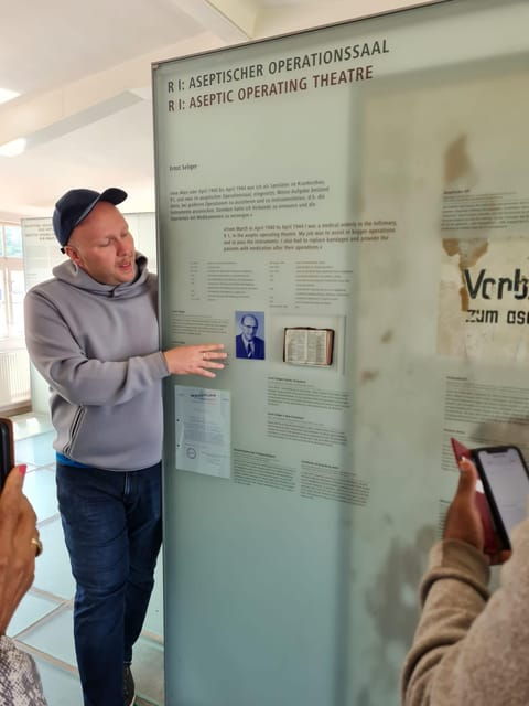 Berlin: Sachsenhausen Tour Incl. Car Transport Max. 7 People - Interactive Group Experience