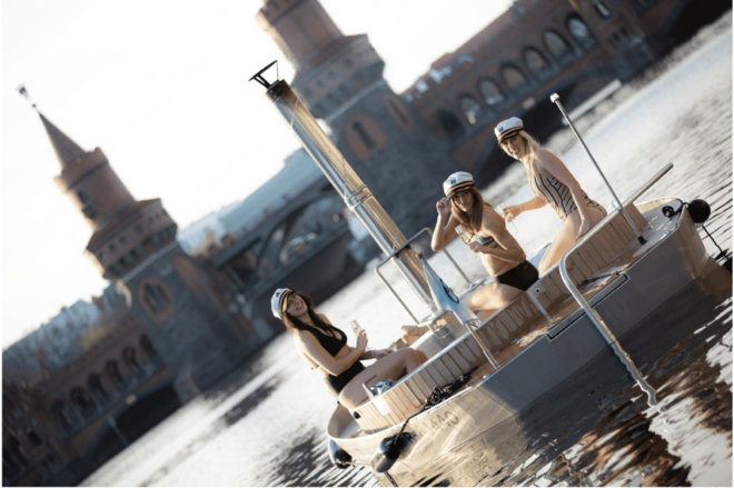 Berlin: Self-Drive Boat Experience With Bathtub - Amenities and Inclusions