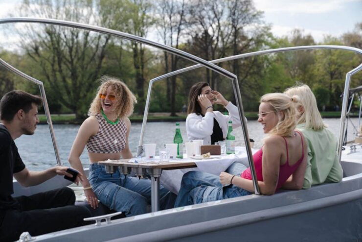 Berlin: Self-Drive Boat Tour - Experience of the Self-Drive Boat Tour