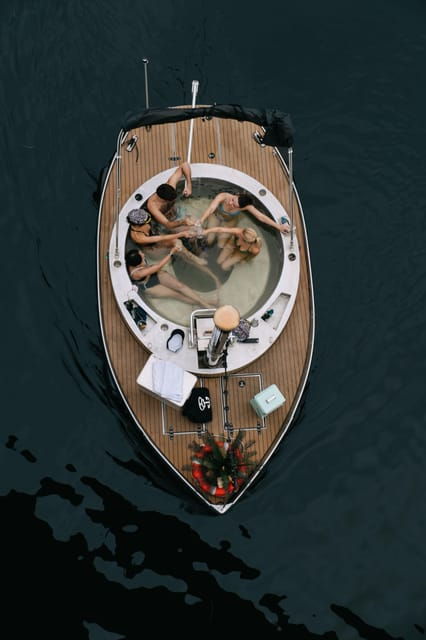 Berlin: Self-drive hot tub boat experience - The Experience from the Reviews