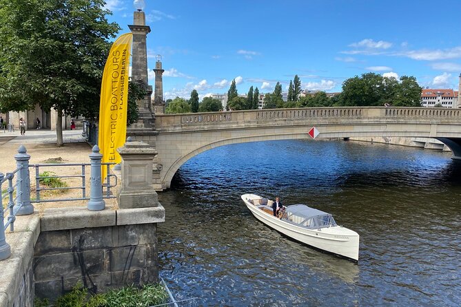 Berlin Sightseeing on Electrified Vintage 1920s Boat - Meeting Point and End Point