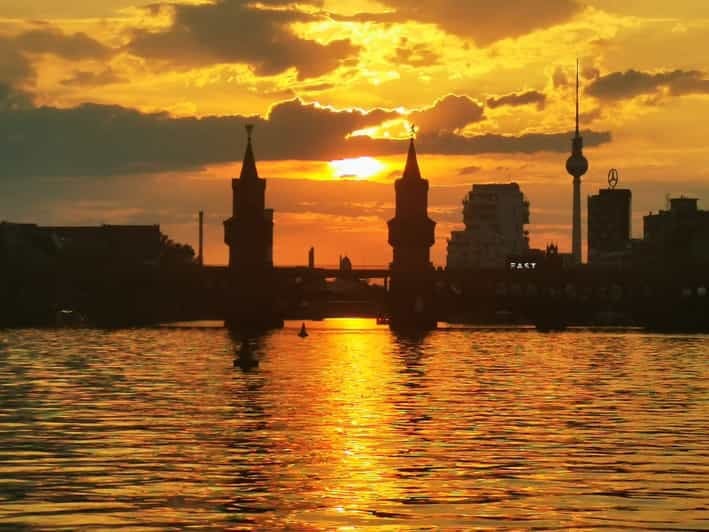 Berlin: Solar Powered Sunset Catamaran Cruise & Audio Guide - A Scenic Sunset Journey on Berlin’s Waterways