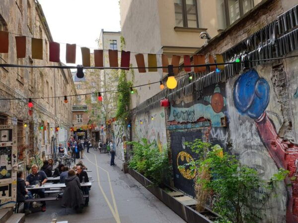 Berlin: Street Art and Alternative Tour - Directions and Meeting Point