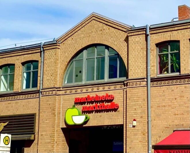 Berlin: Street Food Tour With 10 Tastings - Experience With a Local Guide
