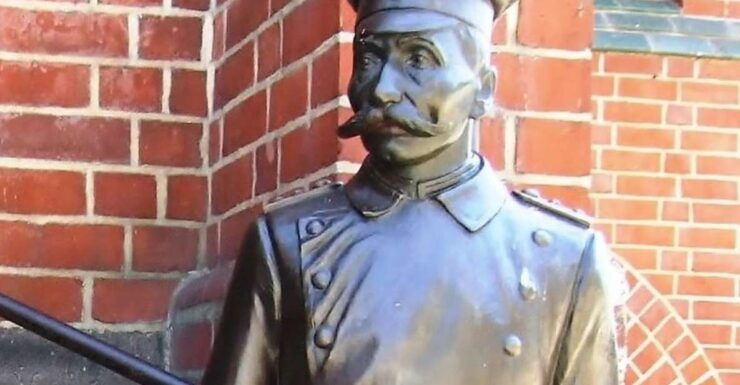 Berlin: "The Captain of Köpenick" Self-guided Walking Tour - Experience Highlights of the Tour