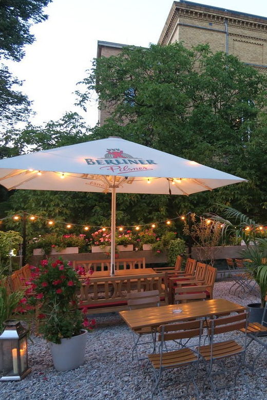 Berlin: Ticket for Bar Jeder Vernunft - Theater & Restaurant - The Venue: A Glimpse into Berlin’s Glamorous Past