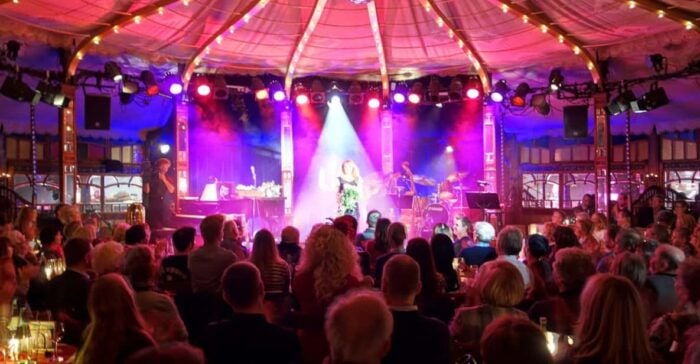 Berlin: Ticket for Bar Jeder Vernunft - Theater & Restaurant - Seating and Accessibility