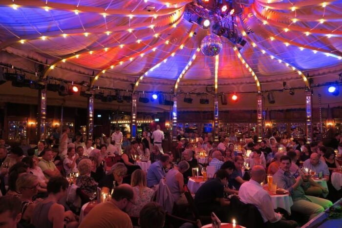 Berlin: Ticket for Bar Jeder Vernunft - Theater & Restaurant - Who Will Love This Experience?