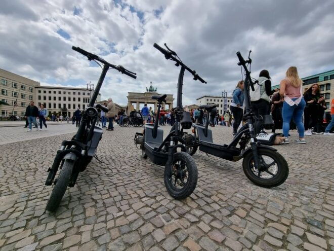 Berlin: Top Sights Guided E-Scooter Tour - Full Description of the Tour