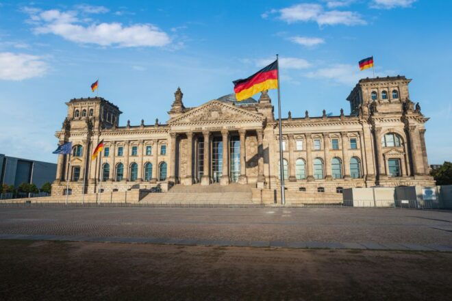 Berlin: Top Sights Guided E-Scooter Tour - About the Tour Provider